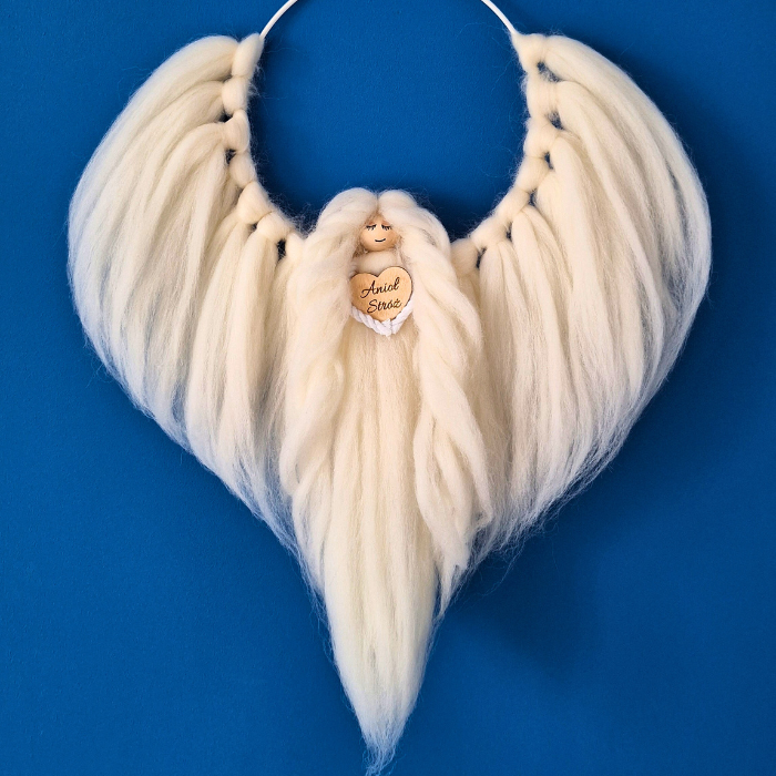 Anioł stróż z wełny beżowy