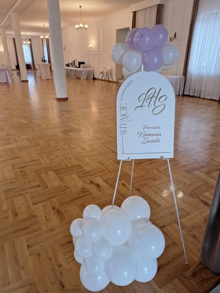 Tablica powitalna z balonami – komunia w Uniejowie