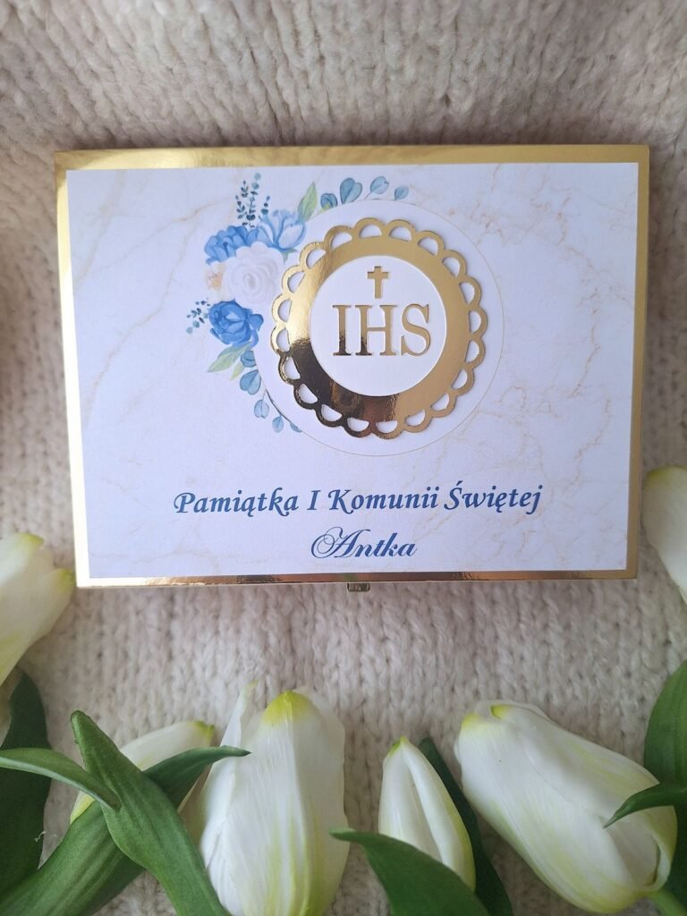 Pudełko komunijne z kielichem IHS w błękicie