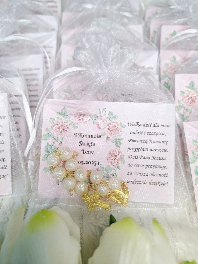Podziękowanie z różańcem w kwiatowym bileciku